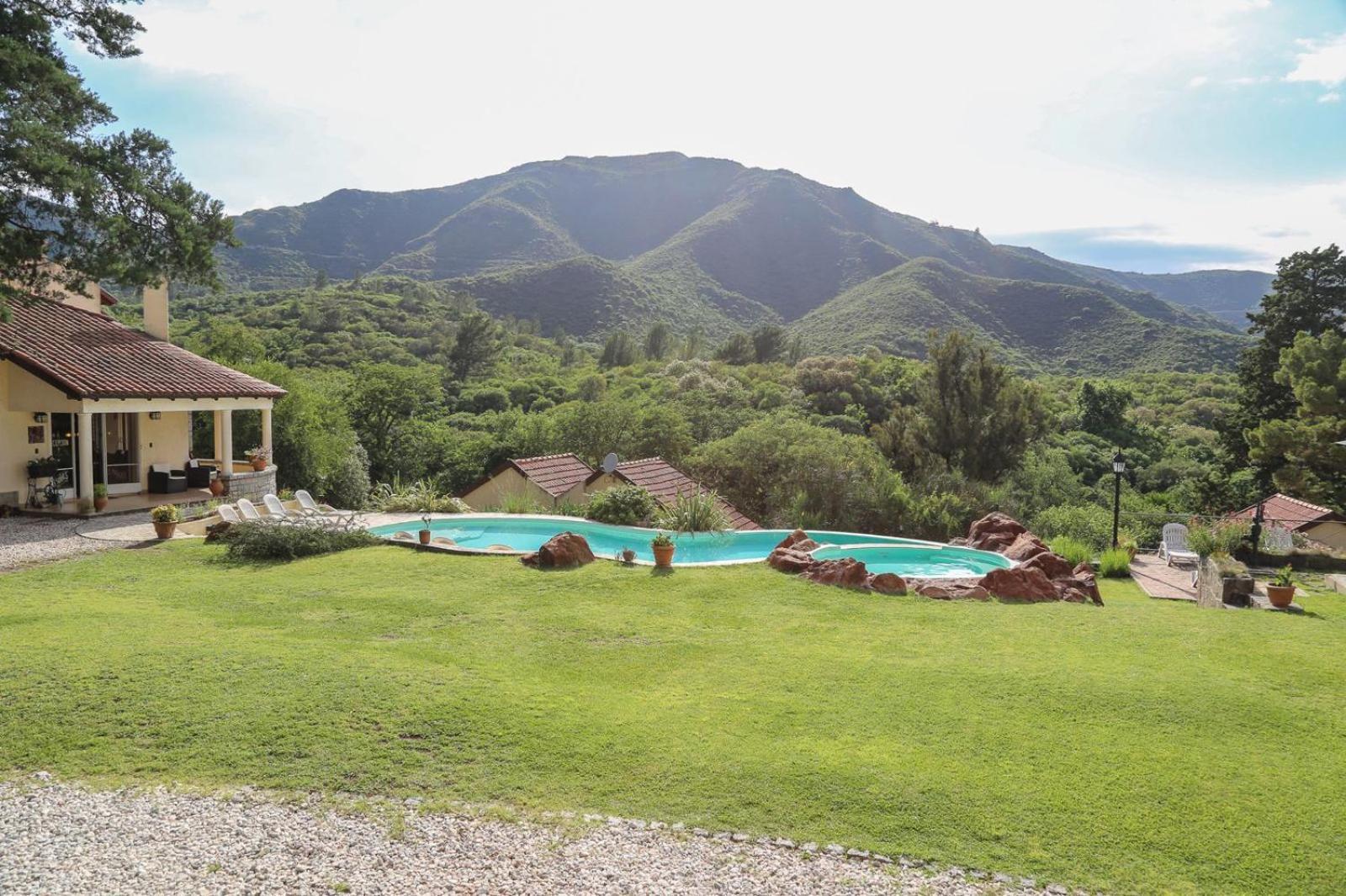 Cabanas El Mirador La Falda Exterior foto